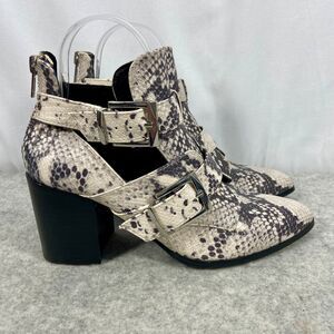 Steve Madden Joker Natural‎ Snake Block Heel Boots Buckle Straps Womens Size 6.5
